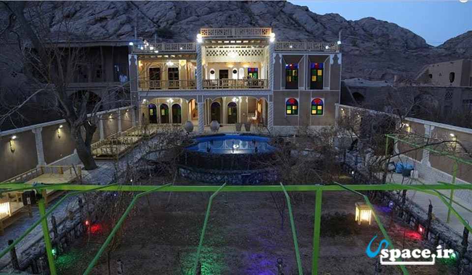 اقامتگاه بوم گردی باغ دوسرو - تفت -استان یزد-نمای زیبای بیرونی